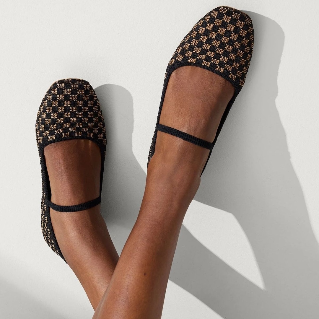 Sapatilhas, tênis de bailarina, ofertas Mary Jane para a primavera