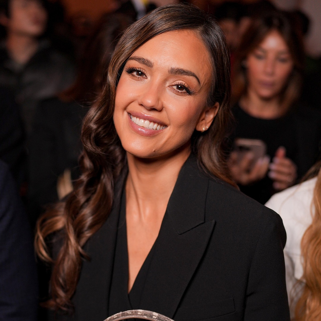 Jessica Alba, filha Haven na Milan Fashion Week