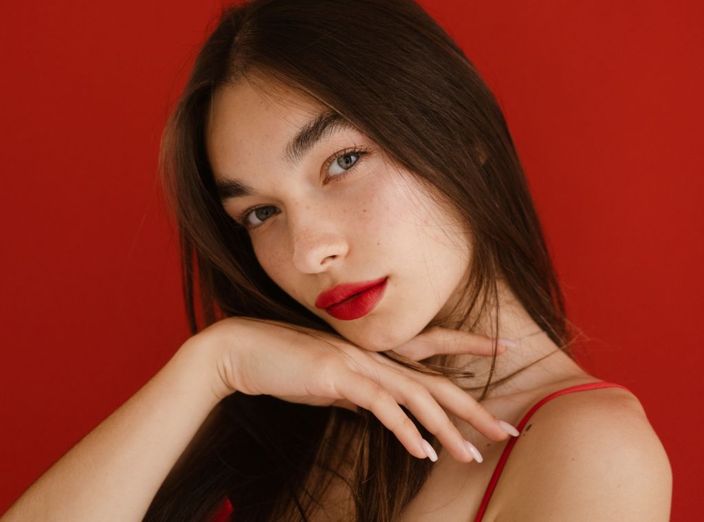 Celebrity Makeup Artist Reveals the Secret to Picking the Right Shade of Red Lipsticks