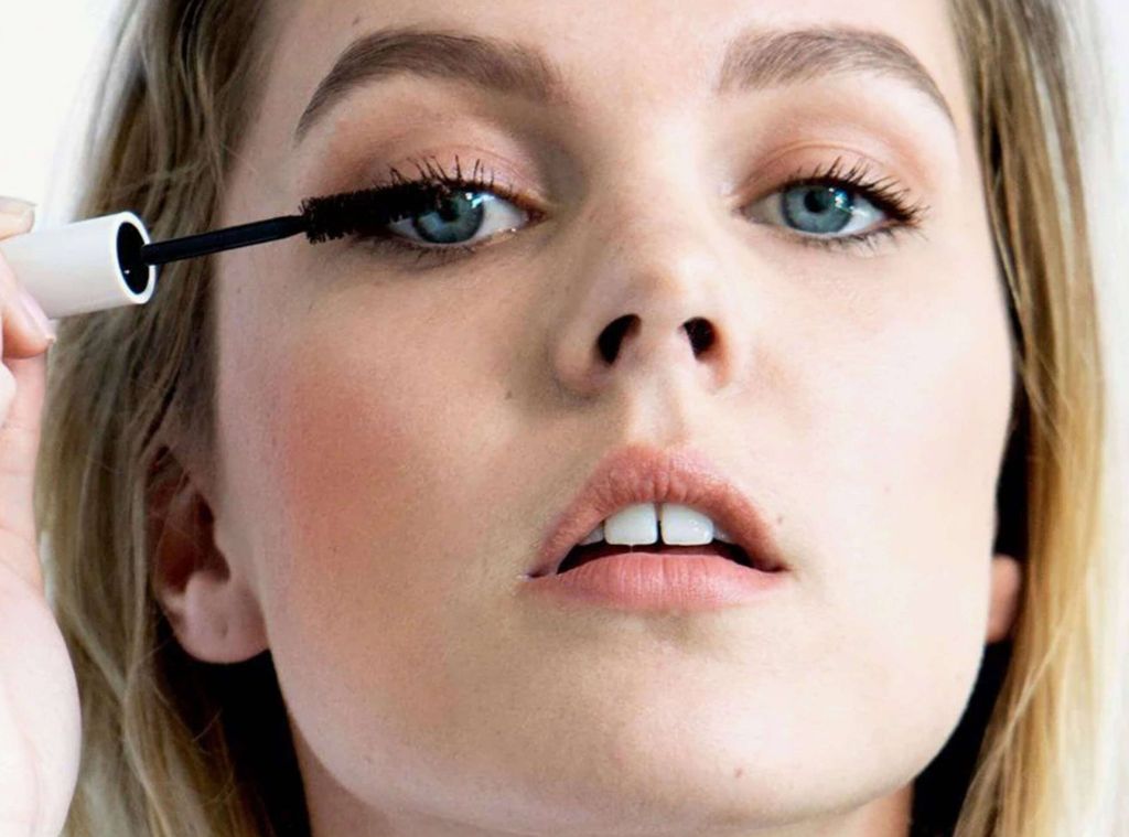 These Mascaras Are Perfect To Recreate The Trendy No-Mascara Look