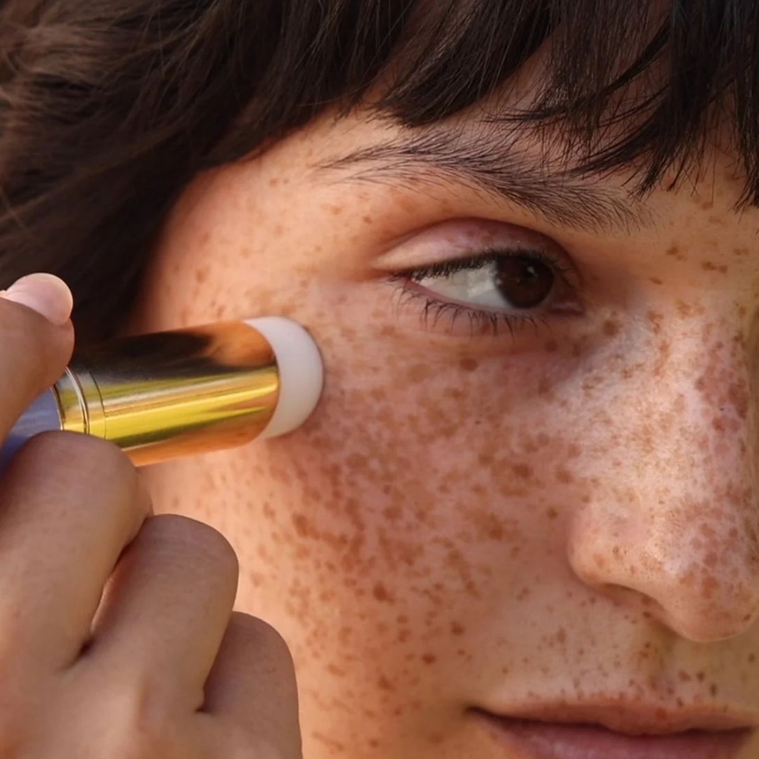 Ofertas de conjuntos de viagem Tatcha: soro em bastão e hidratantes