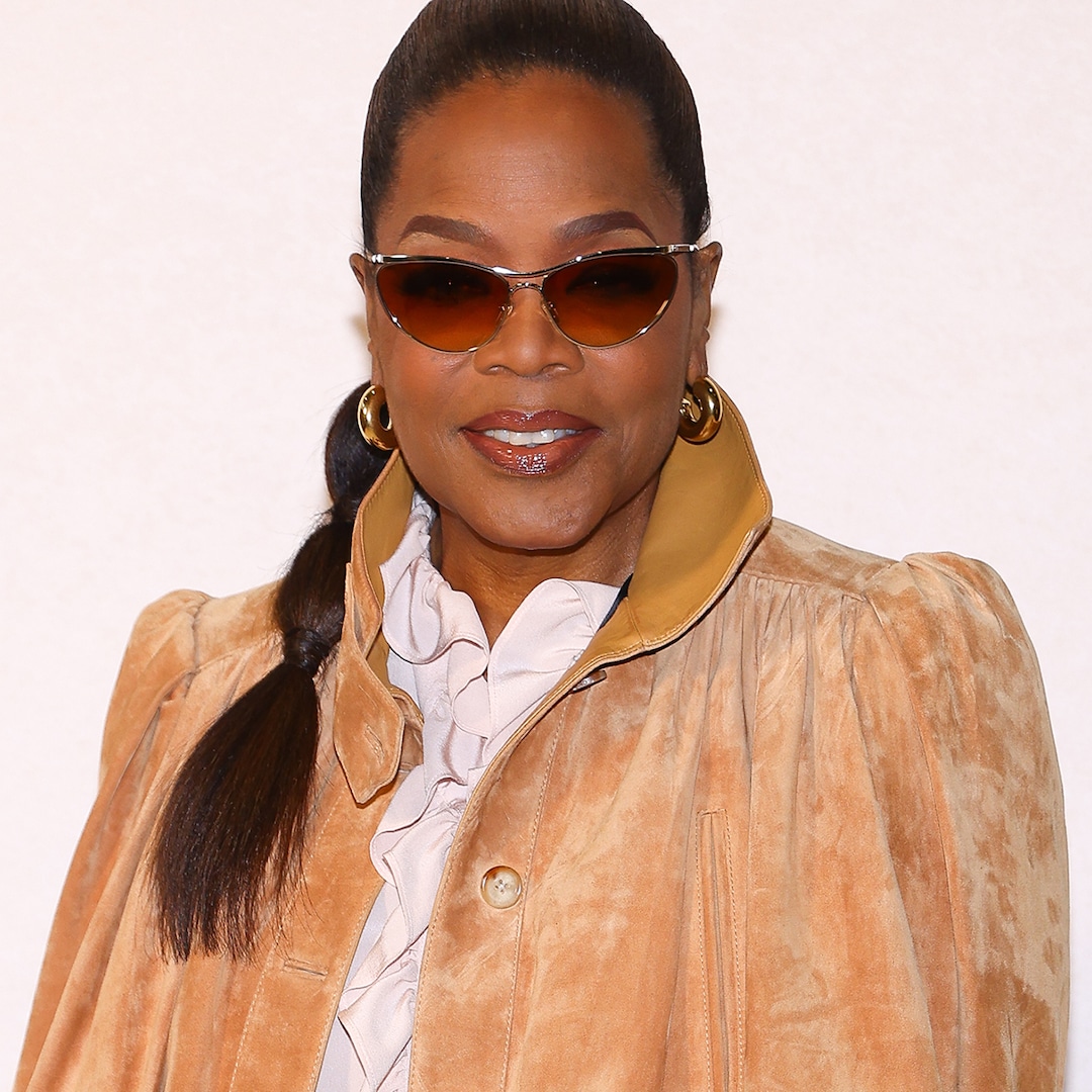 Oprah Winfrey nas críticas ambulantes da Paris Fashion Week