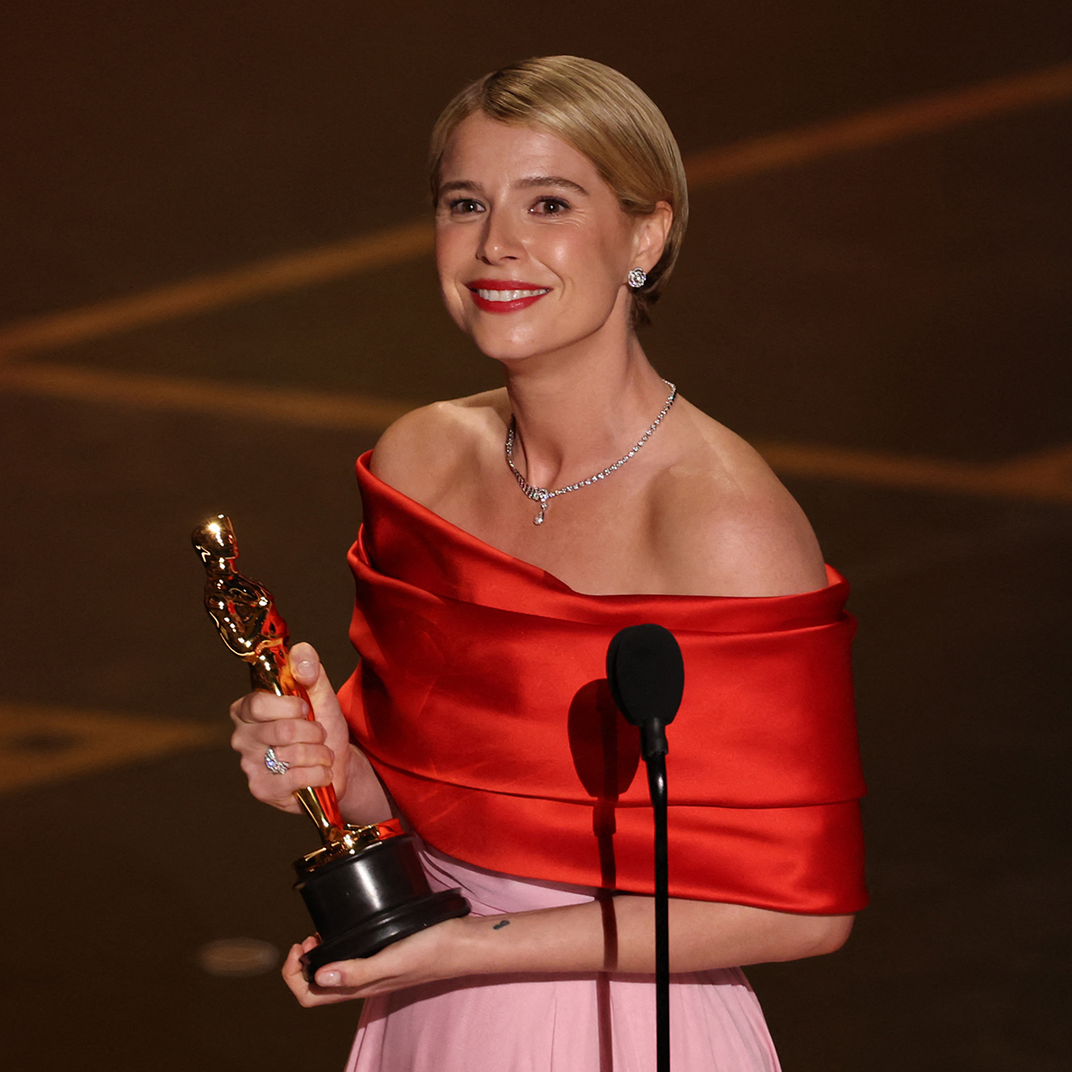 Jessie Buckley Says Ireland Helped Pay for Her Family to Attend Oscars