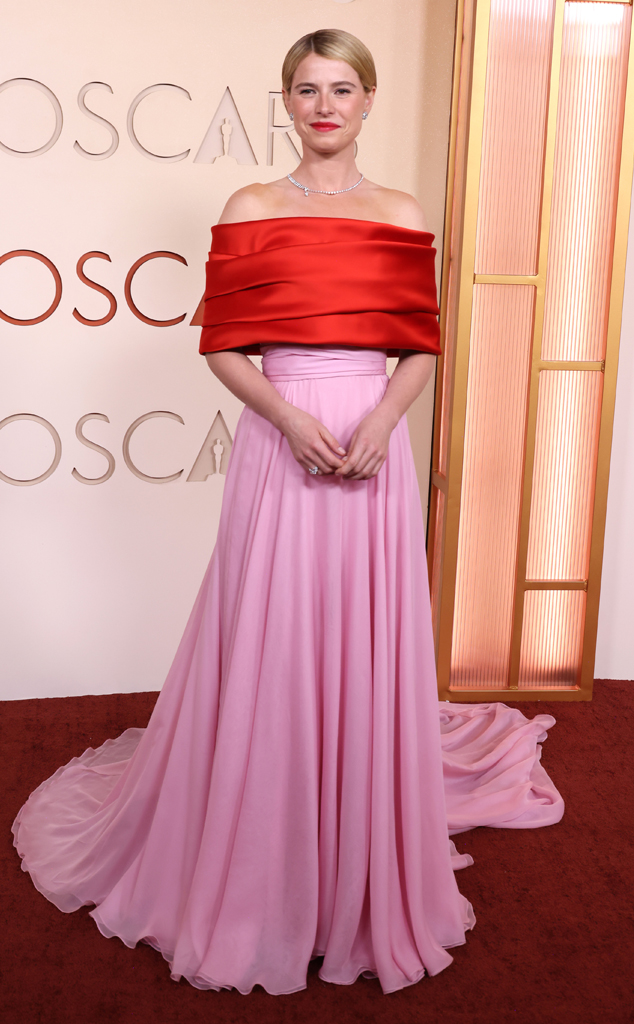 Jessie Buckley arrives at the Oscars 2026 red carpet