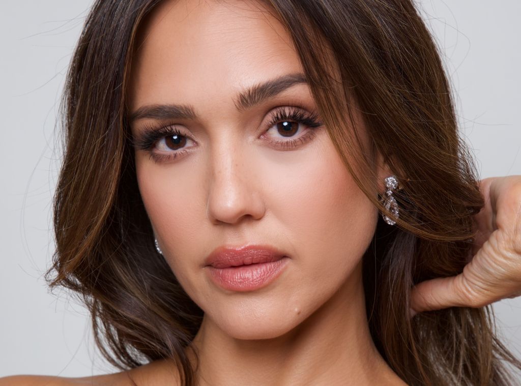 SHOP Jessica Alba’s Red Carpet Hairstylist Shares How to Get Her Big, Chic Blowout