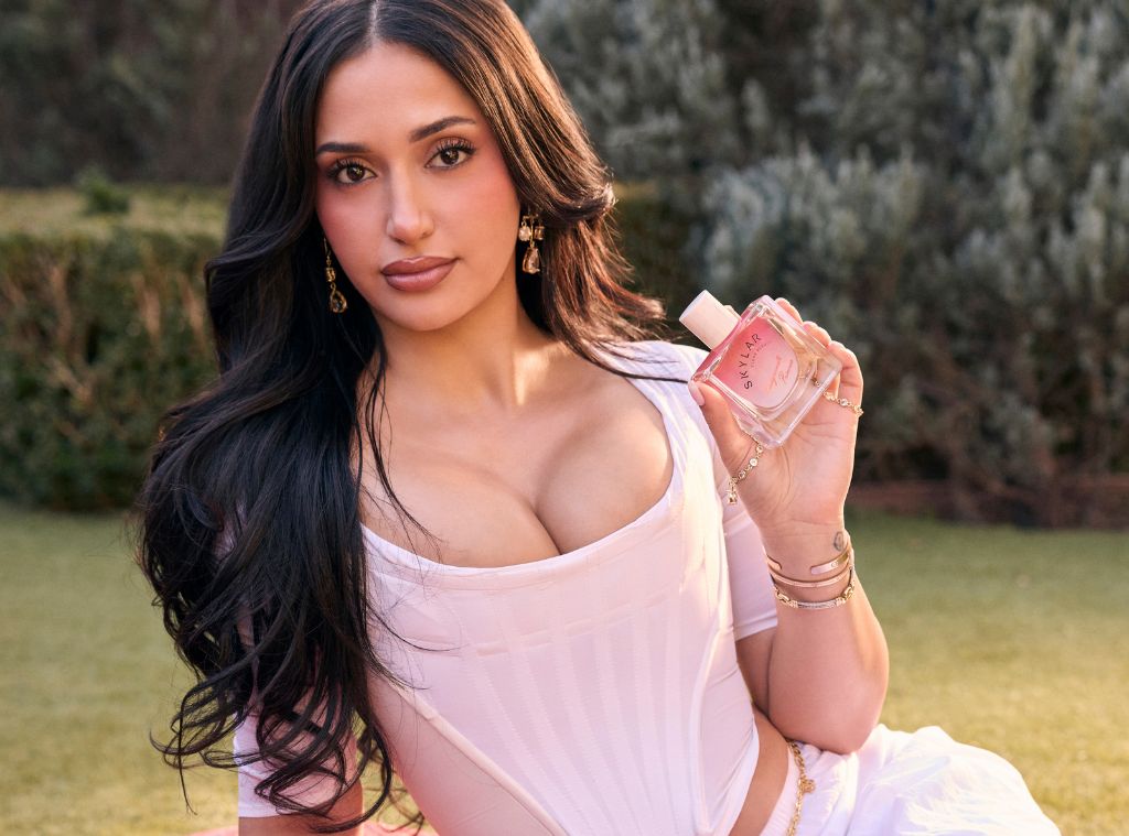  Love Island's Leah Kateb Has a New Pomegranate Fragrance Out