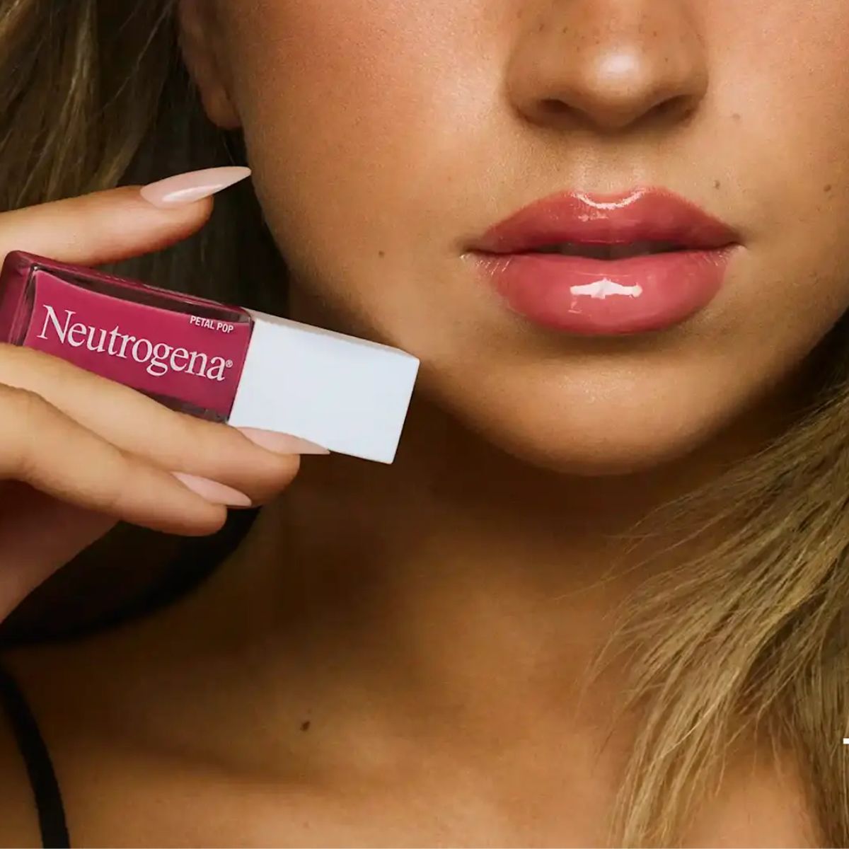 Neutrogena Hydro Boost Tinted Lip Oil Is a Hidden Gem