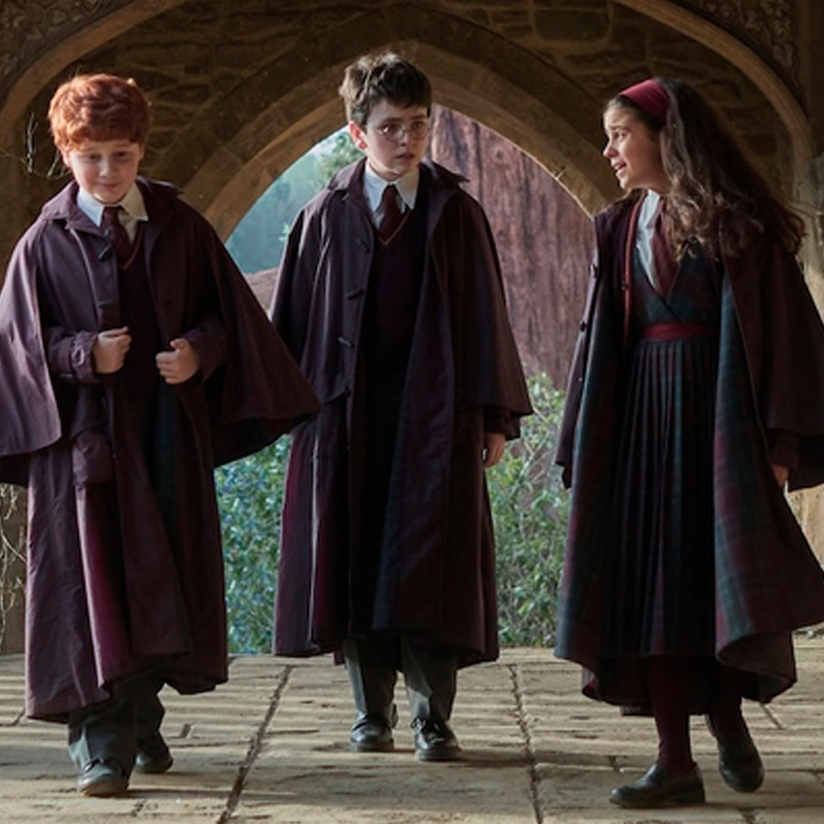 First Harry Potter Trailer Reveals Release Date & Full Cast Debut