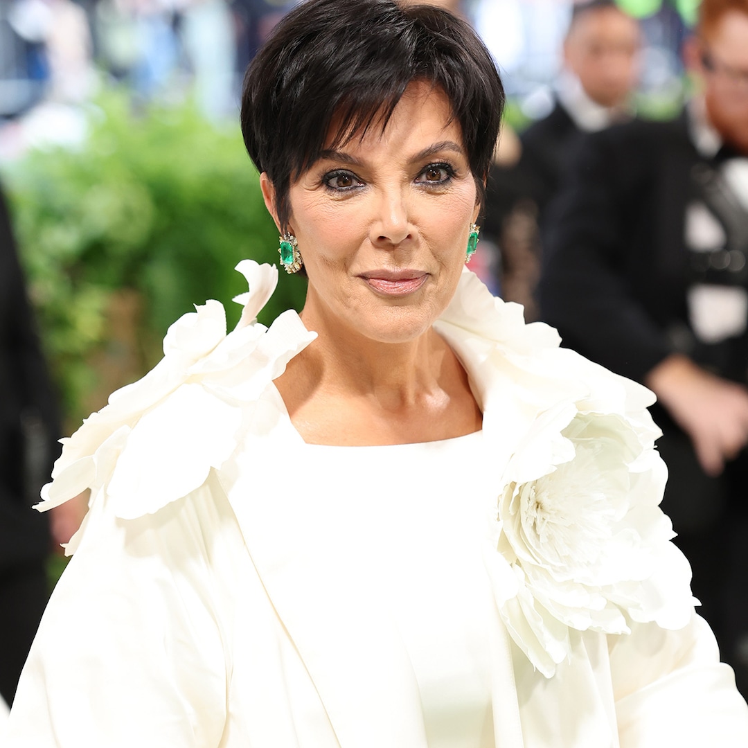 Kris Jenner Debuts Micro-Bob Haircut, Blunt Bangs Kris Jenner Debuts Micro-Bob Haircut, Blunt Bangs