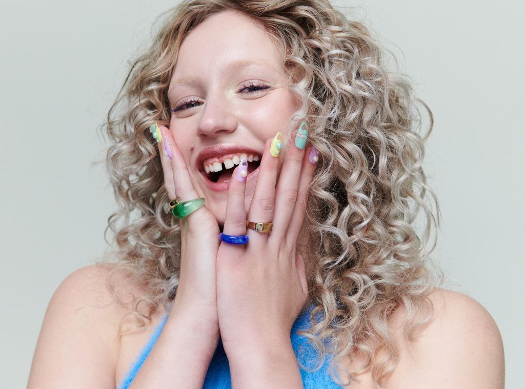 The TikTok Viral Brow Mascara That Gives You The Bleached Brow Look Without The Commitment 