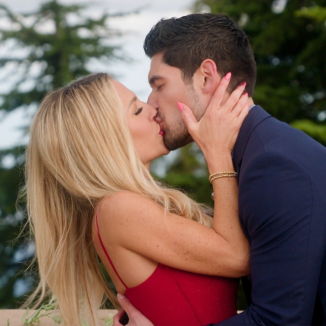 Vanessa Drozda, Logan Goodrid, Age of Attraction, Netflix, Season 1