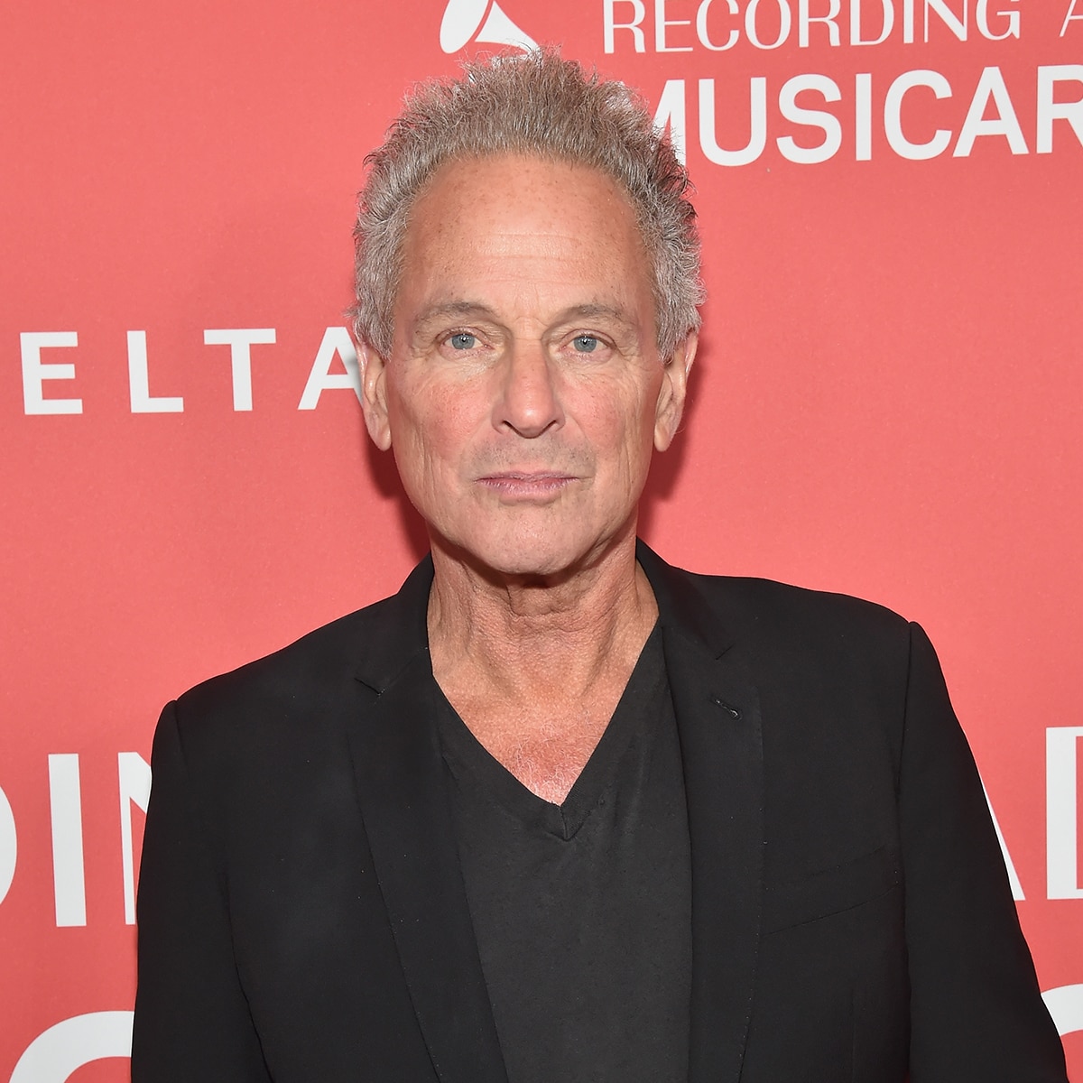 Fleetwood Mac's Lindsey Buckingham Attacked With Unknown Substance