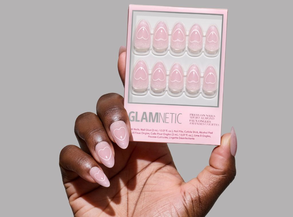 The Press-Ons That Stayed on Through a 6 Hour Flight & a Lay-Over