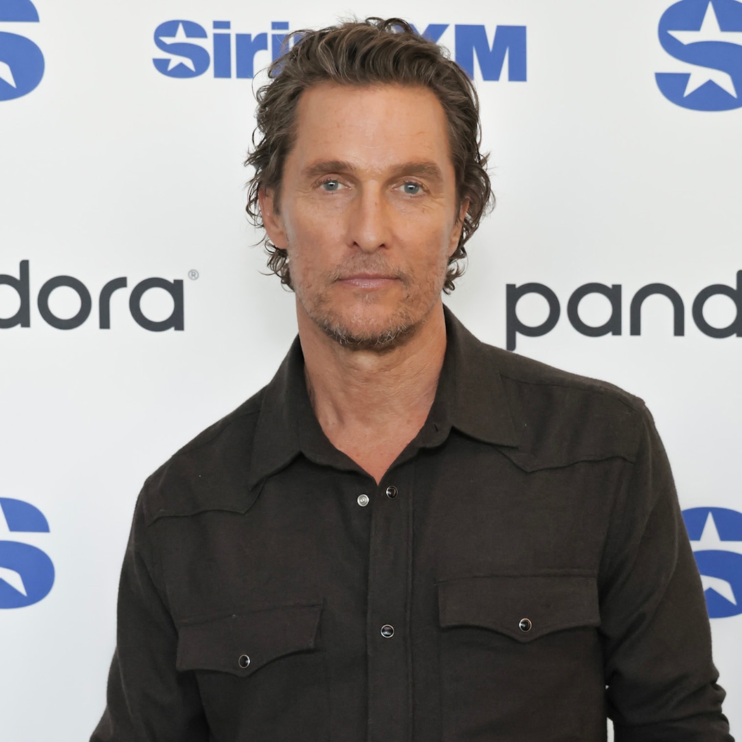 Matthew McConaughey’s Blonde Pigtail Hair Transformation Matthew McConaughey’s Blonde Pigtail Hair Transformation