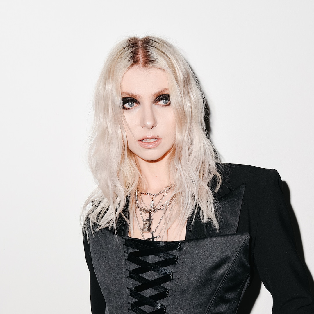 Taylor Momsen Hospitalized After Suffering Poisonous Spider Bite Taylor Momsen Hospitalized After Suffering Poisonous Spider Bite