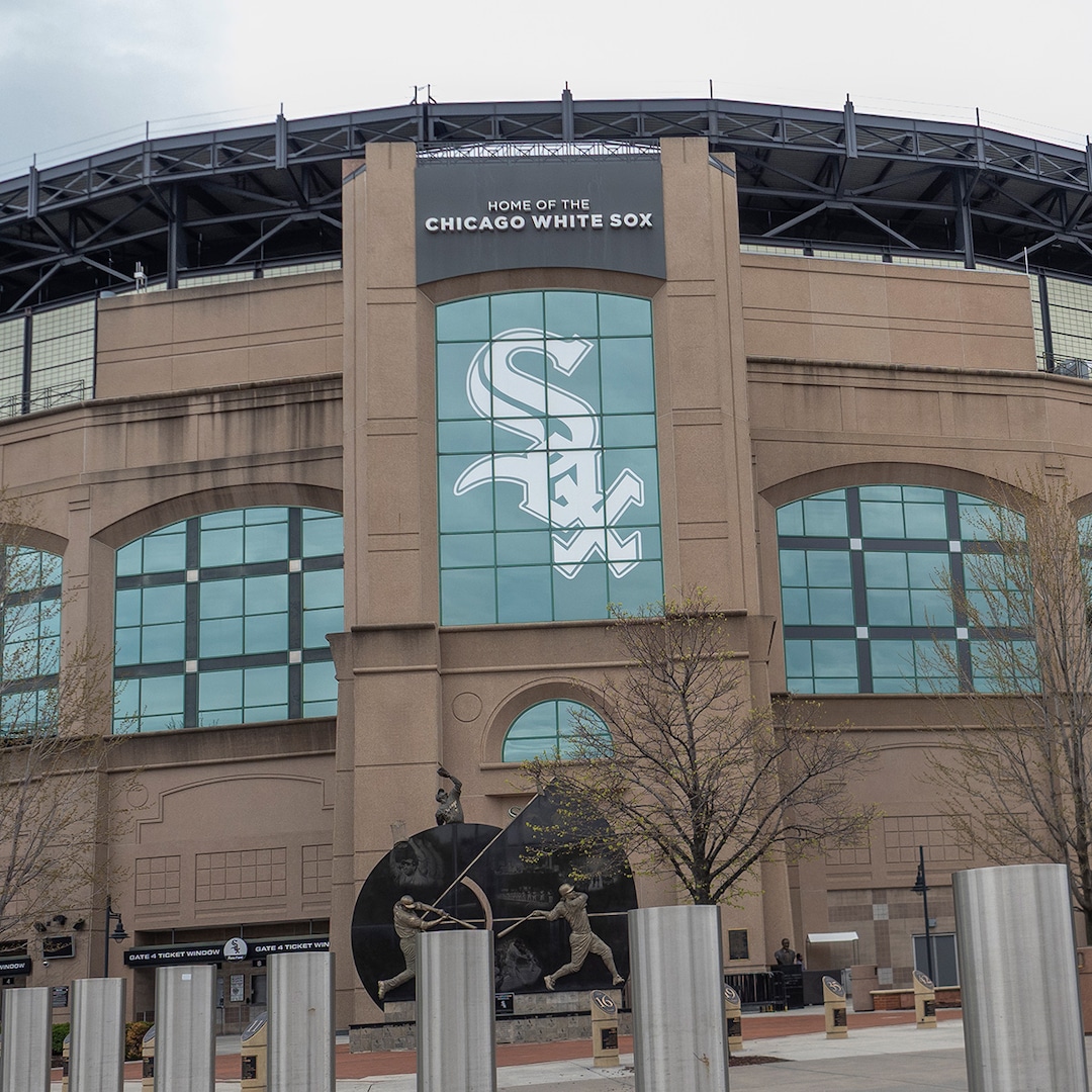White Sox Anthem Singer Gerald Chaney Collapses on Field Mid-Song