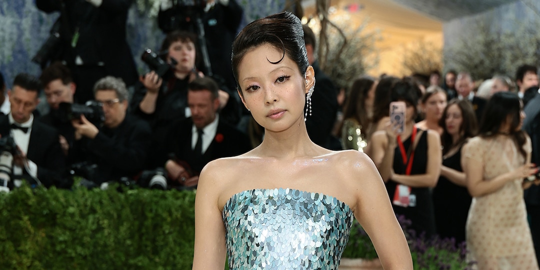 Met Gala 2026: Jennie of BLACKPINK Wears Sequin Mermaid Dress Met Gala 2026: Jennie of BLACKPINK Wears Sequin Mermaid Dress