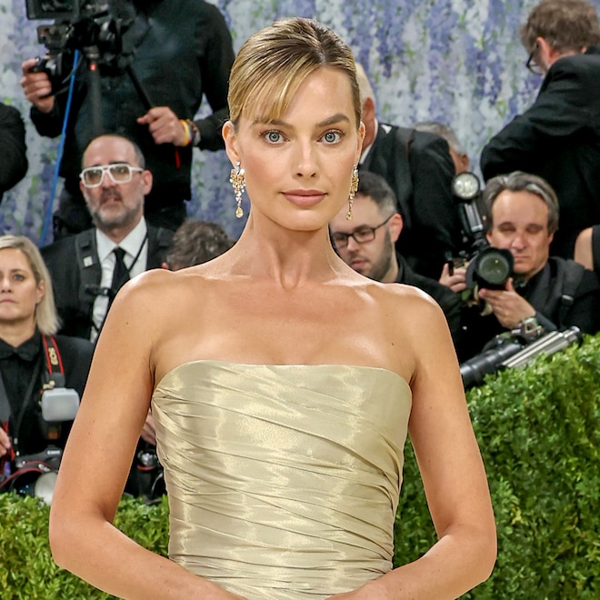 Margot Robbie arrives at Met Gala 2026 red carpet