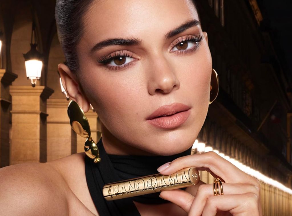 mascara hero image.jpg