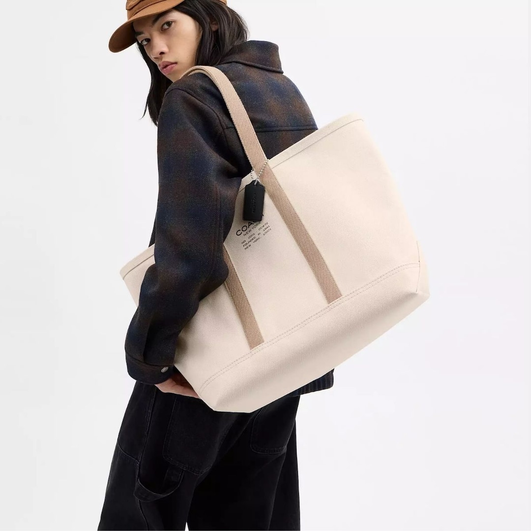 Comfy & Chic TSA-Friendly Travel Products for Memorial Day Weekend Comfy & Chic TSA-Friendly Travel Products for Memorial Day Weekend