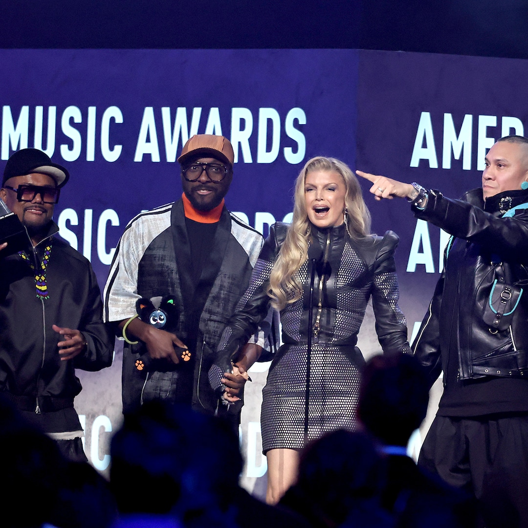 Fergie, Black Eyed Peas Reunite for Best Throwback Song Win Fergie, Black Eyed Peas Reunite for Best Throwback Song Win
