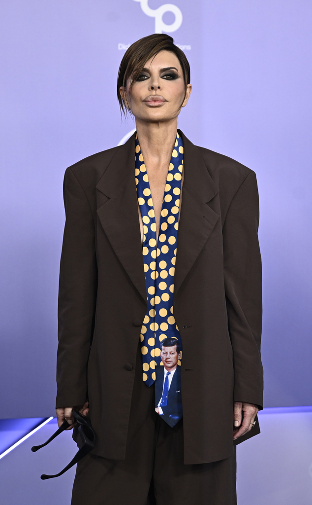 Lisa Rinna attends the 52nd American Music Awards