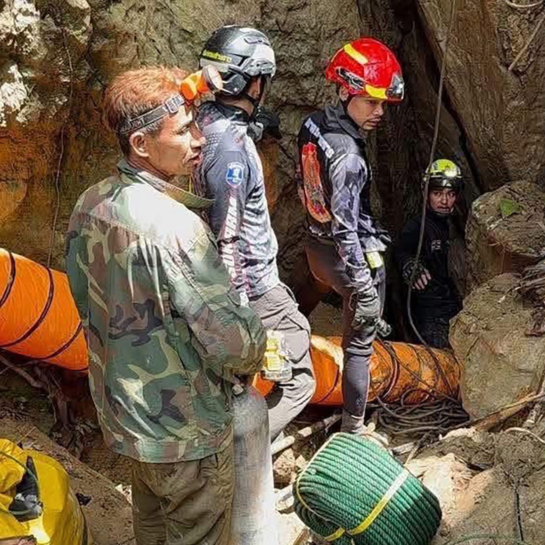 5 People Found Alive After Being Trapped in Flood 5 People Found Alive After Being Trapped in Flood