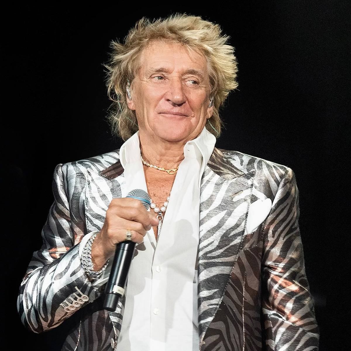 Rod Stewart Details "Awful" Illness Led to Vegas Show Cancellations