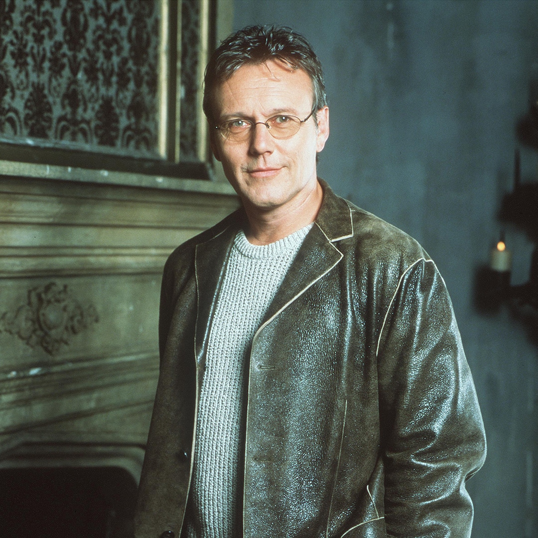 Ted Lasso, Buffy Star Anthony Head Dead at 72 After Pneumonia Complications Ted Lasso, Buffy Star Anthony Head Dead at 72 After Pneumonia Complications
