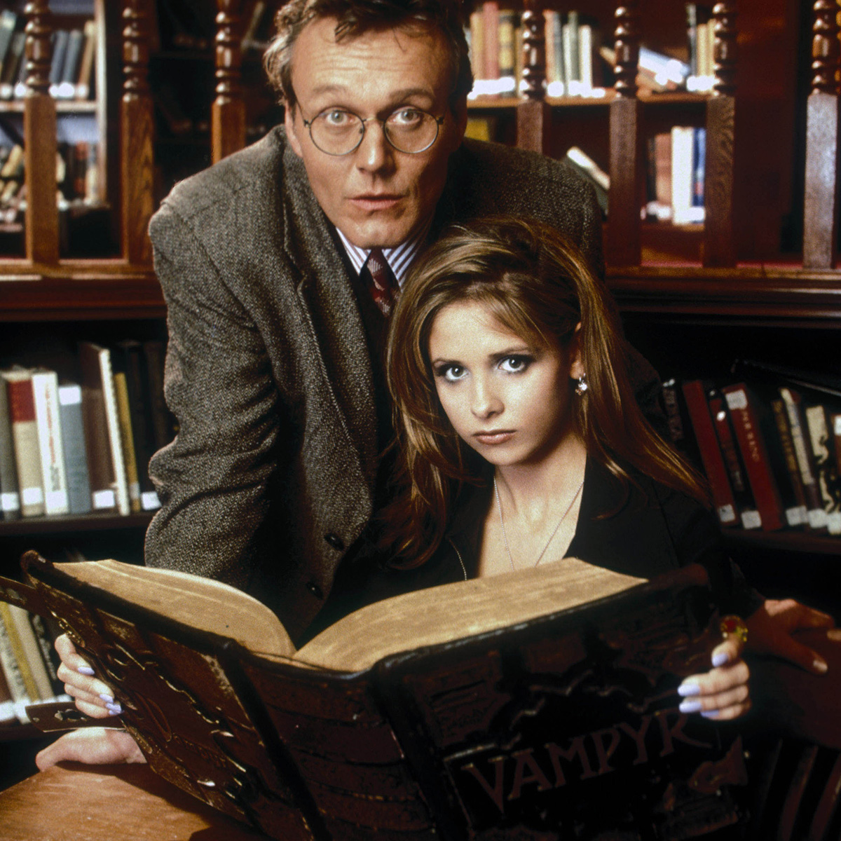 Sarah Michelle Gellar Pays Tribute to Late Buffy Costar Anthony Head