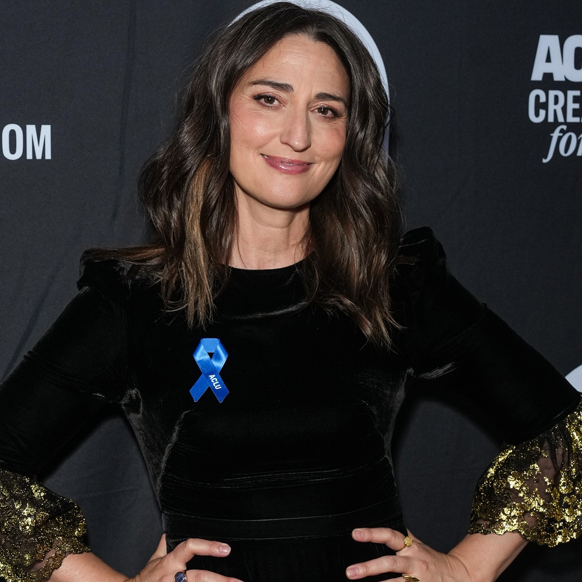 <a href="https://www.eonline.com/news/1432701/sara-bareilles-details-ivf-journey-trying-to-have-baby-for-2-years?cmpid=rss-syndicate-genericrss-us-top_stories" target="_blank">Tearful Sara Bareilles Details Trying to Have Kids During IVF Journey</a>